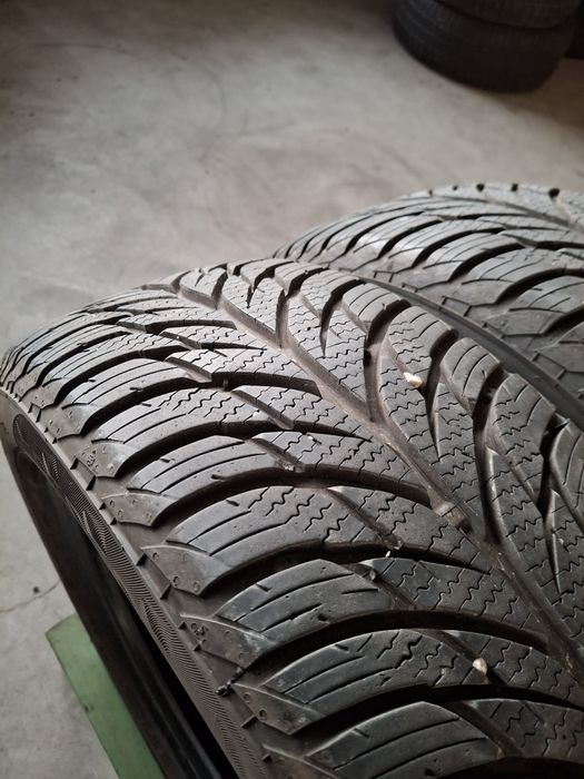 2 Anvelopele m+s 195 55 r16 Uniroyal