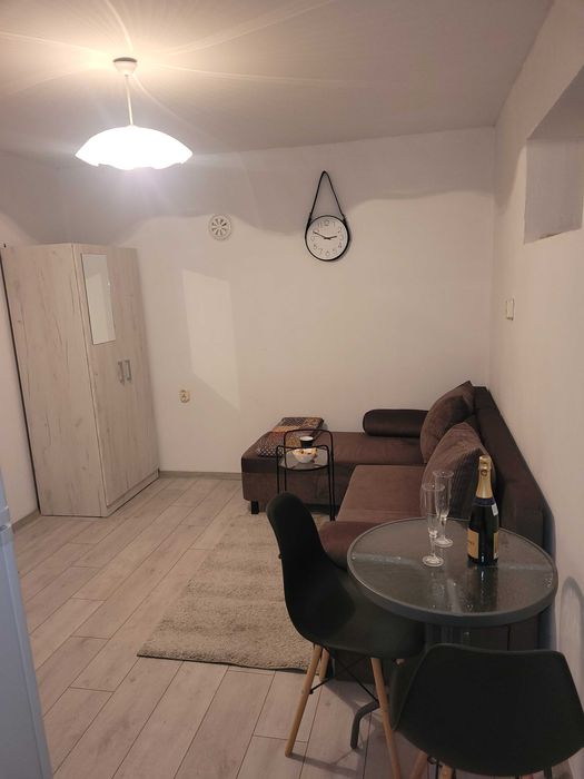 Дава се под наем Ателие в Варна, Гръцка махала - 20 кв.м за 51868.53 € - Снимка #1