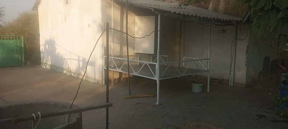 Дача сотилади 6 сотих  уй билан 4 х хона,гараж .