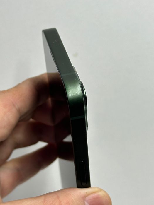 Продам Айфон 13 128г