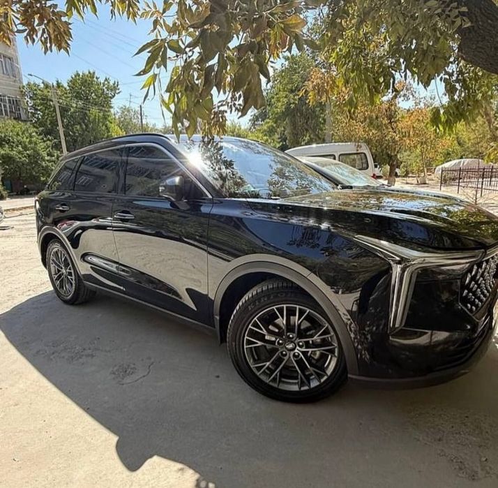 Avtomobil Bestune t55