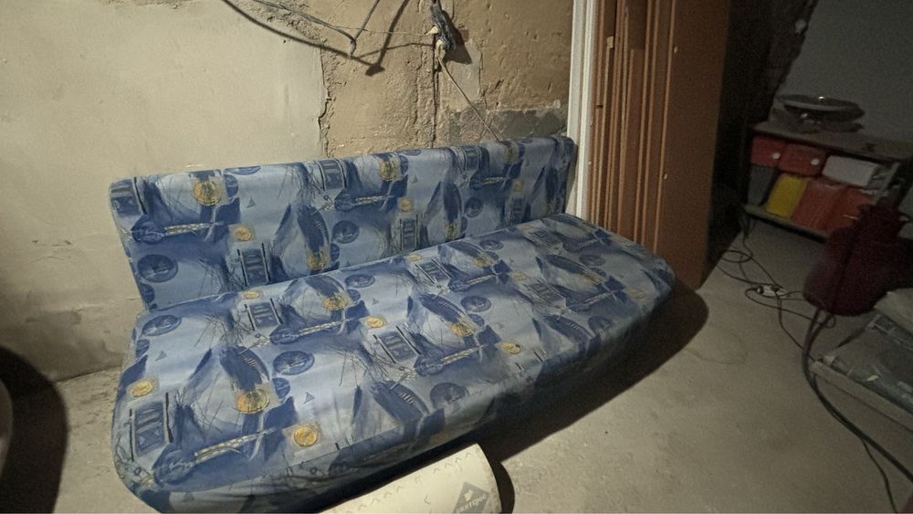 Диван ,Диван в хорошем состояний