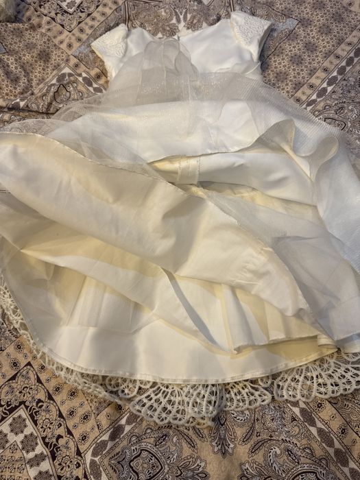 Продам красивое платье для девочки