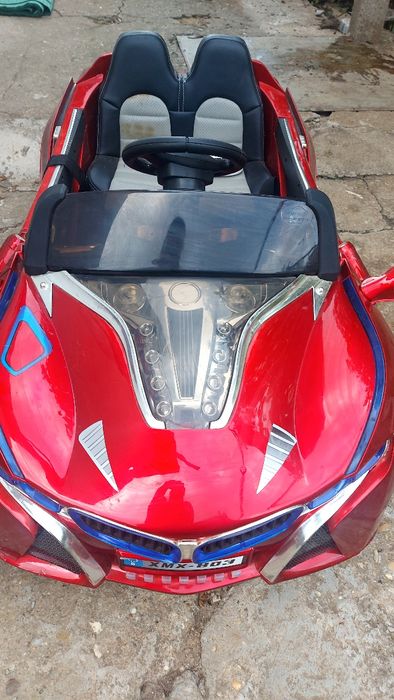 Детска  червена кола