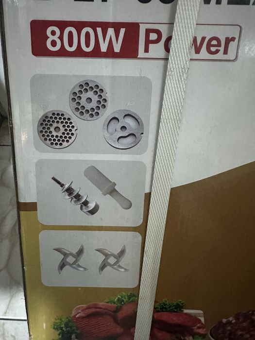 Професионална месомелачка 900 w.