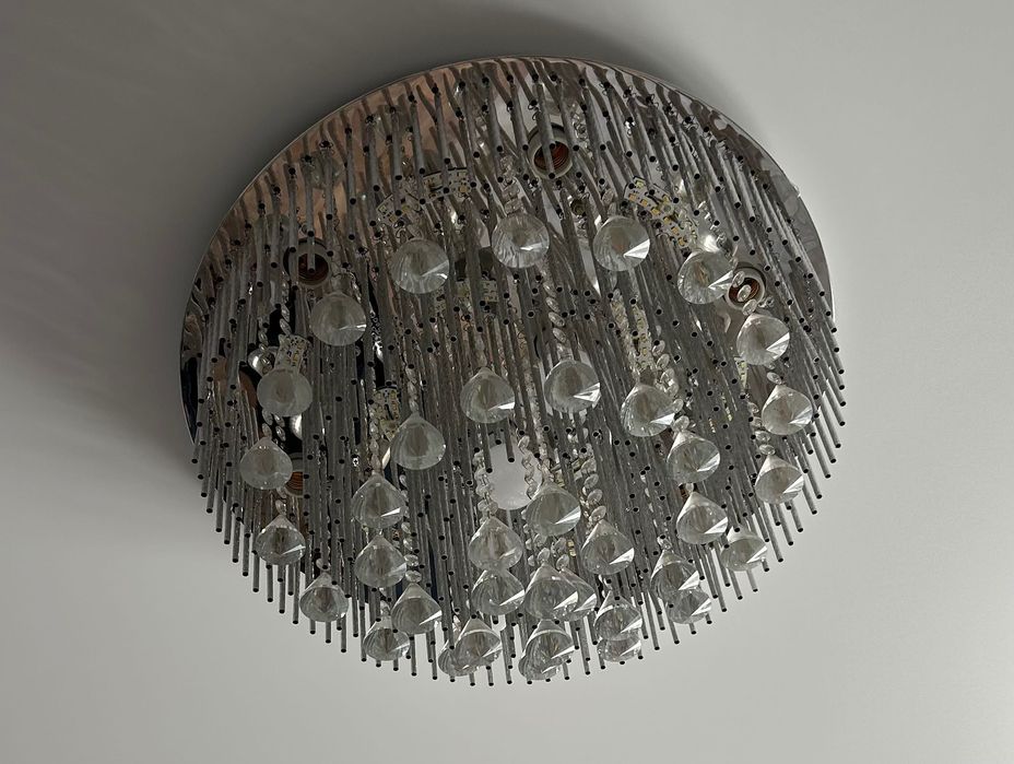 Продается люстра