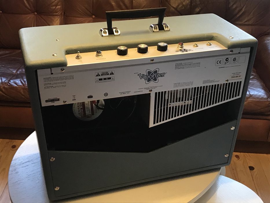 Fender Vaporizer 2x10 лампово китарно комбо