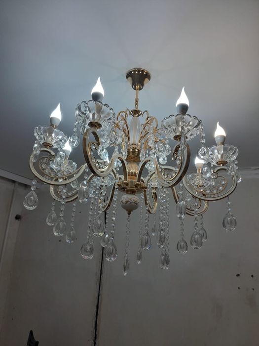 Продам люстру 20.000