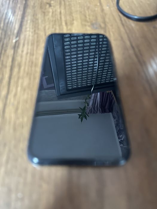 Продам iPhone 11 Pro 512