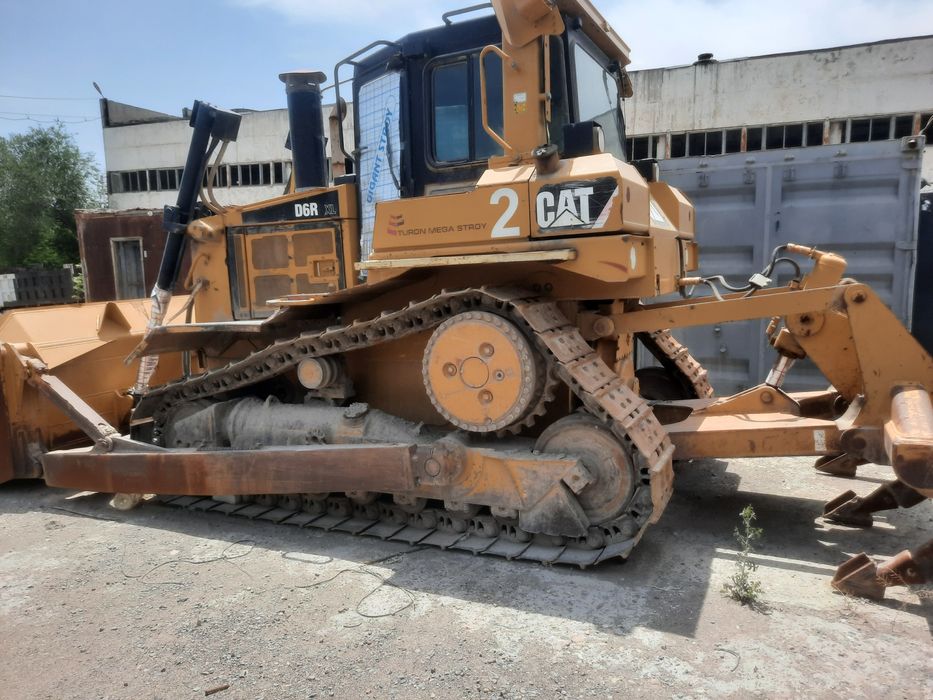 Булдозр САТ.Д6Я сотилади