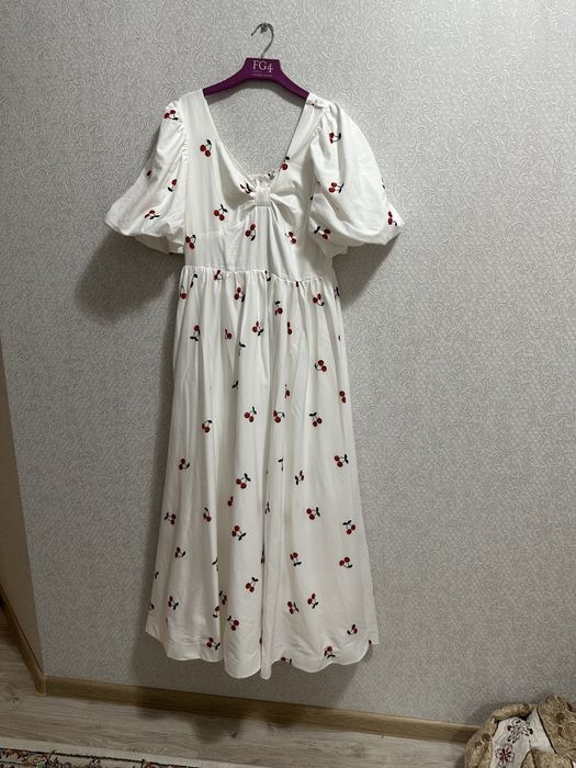 Продам платье с принтами, в отличном состояние