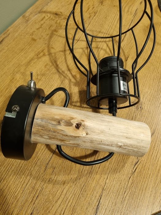 Lampa de perete stil industrial cu suport lem