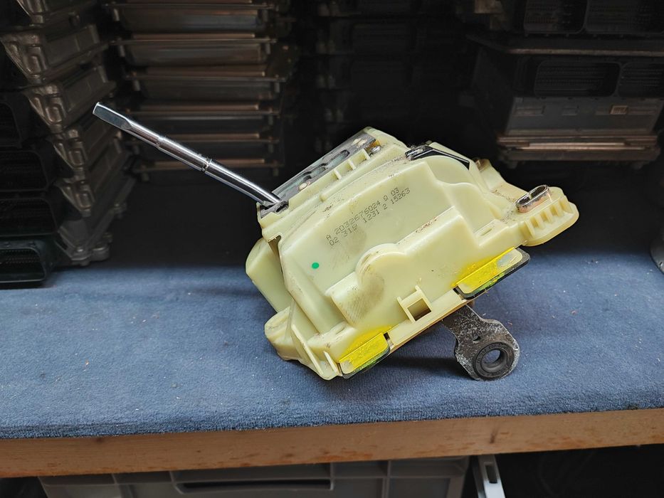 Скоростни лостове избирачи и редачи за Мерцедес