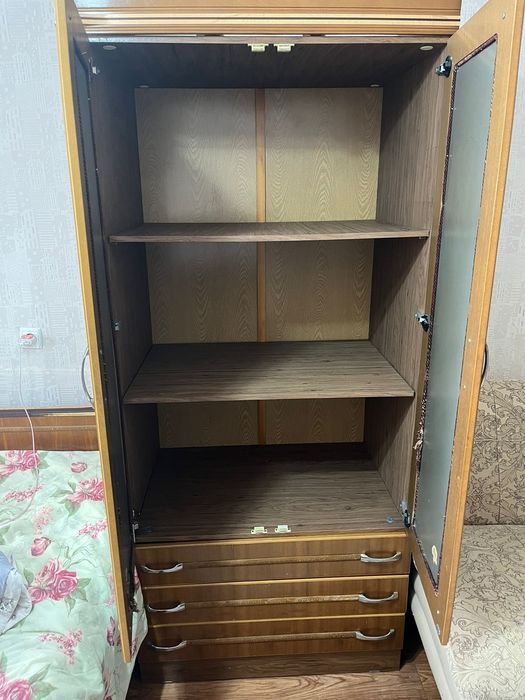 Шкаф кровать Стенка под ТВ Диван продам