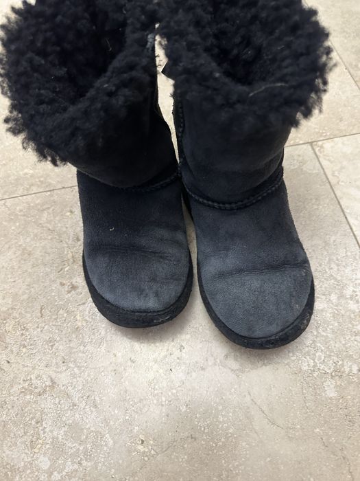 Ugg mar 28 si skechers  mar 29