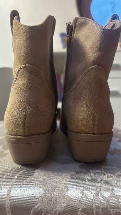 Cizmulițe de velur, mărimea 32