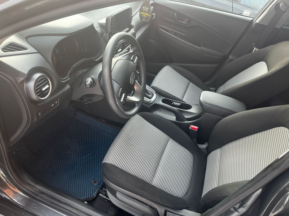 Продам срочно Hyundai kona 2021