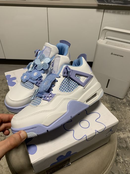 Jordan 4 Retro university Blue