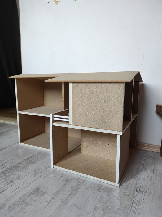 Къща за кукли от дърво