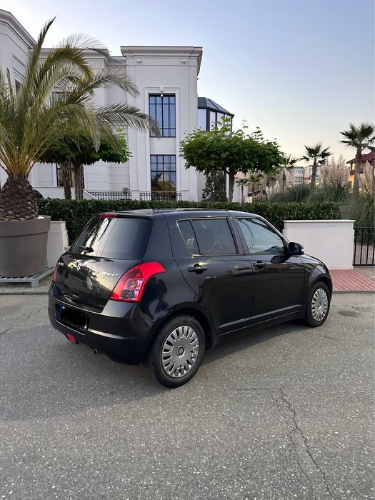 Suzuki Swift Black