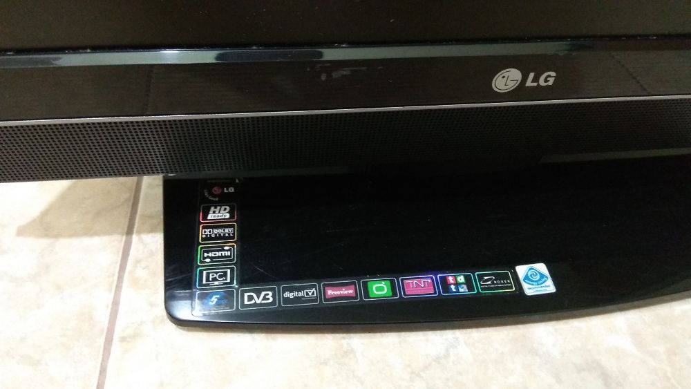 LG (LCD телевизор) и Benq (W-LED, FULL HD монитор) - внос от Англия