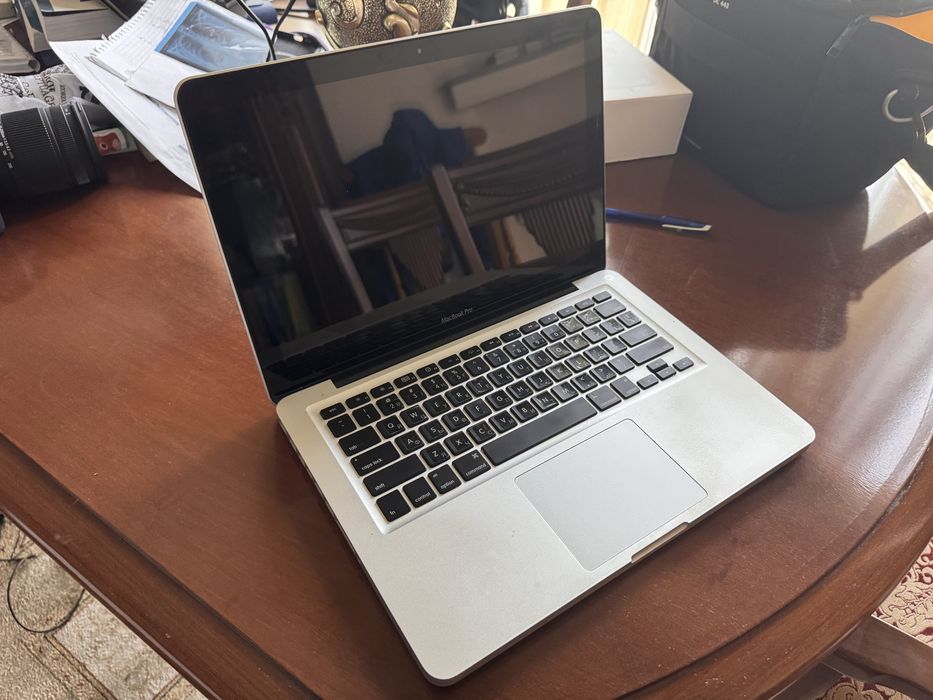 MacBook Pro 13-inch (2010) (не включается, нужно зарядное устройство)