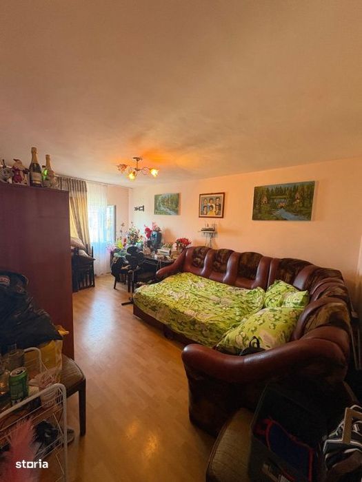 Apartament 3 camere, 64 mp utili, etaj 4/4 – acoperis , orientare ve