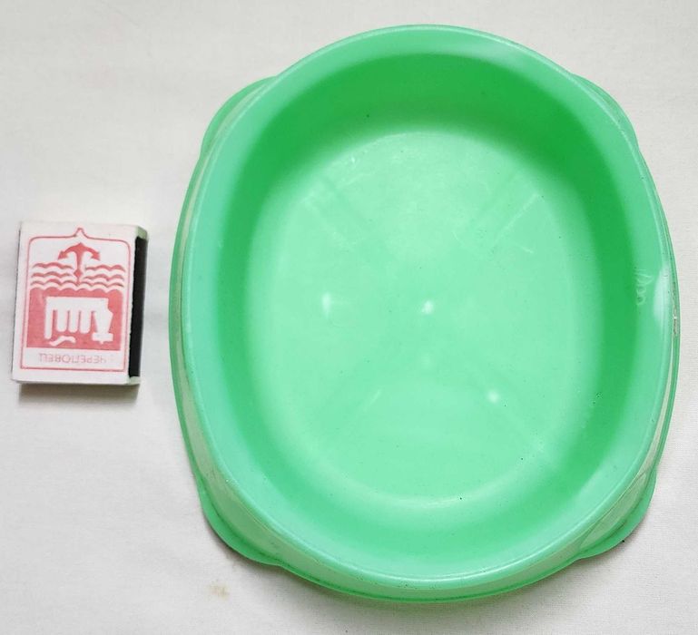 Пластмассовые миски для кошек или собак по 10000 сум