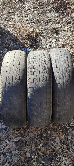 Продаеться резина 215/70R16