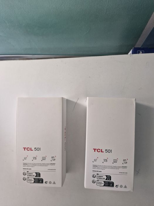 Telefon mobil TCL 501