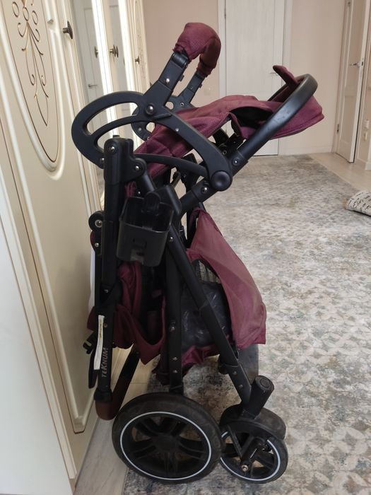 Срочно продам детскую коляску