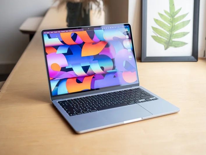 Macbook air 13 m4 16/256