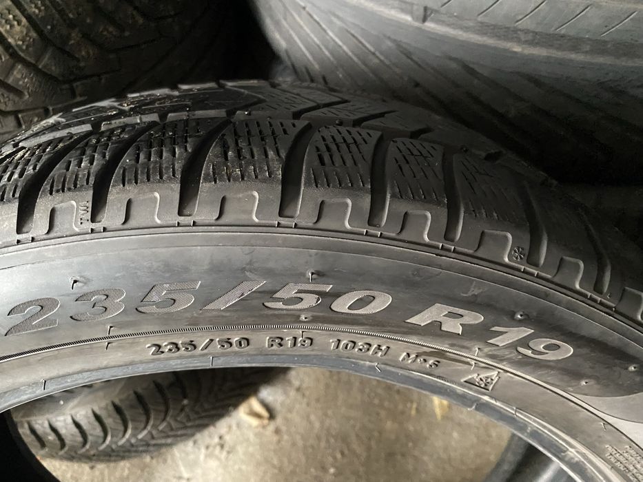 Шины 235/50/19 комплект бу пирелли