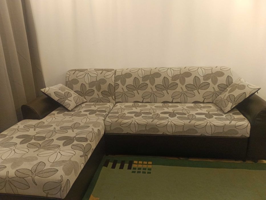 Разтегателен ъглов диван, като нов!