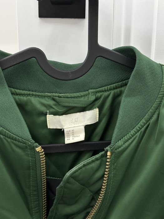 Бомбер куртка H&M