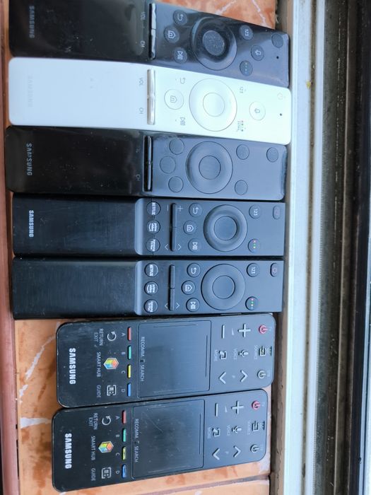 Telecomanzi q-led Smart tv Samsung perfect funcționale dar folosite