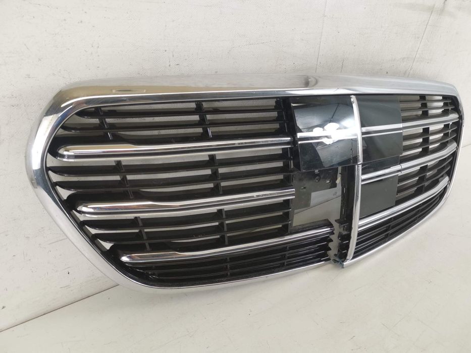 Радиаторна решетка с Дистроник Мерцедес-Бенц С-Клас / Mercedes-Benz S-