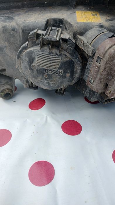 Фар на пежо 406 от 2000