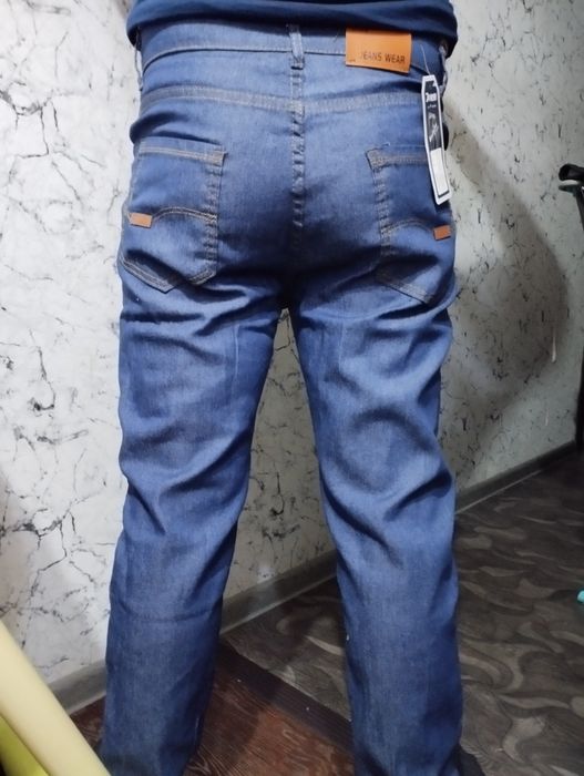 Продам мужские джинсы