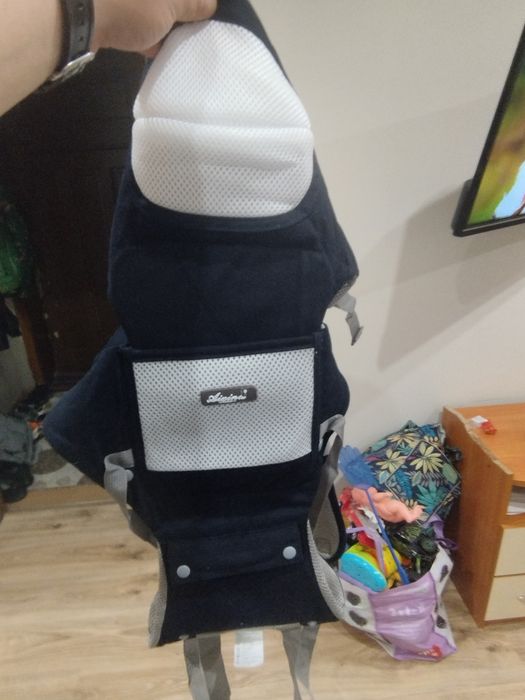 Здравейте, продавам чисто ново кенгуру от 0 до 36 месеца.