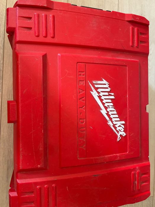 Акумулаторен Перфоратор Milwaukee 28V
