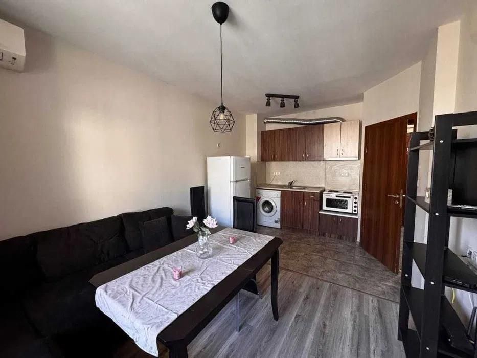 Двустаен апартамент, под наем, Окръжна болница