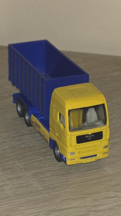 Vând macheta camion MAN