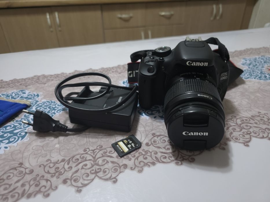 Фотокамера Canon EOS 600D Kit 18-55 II