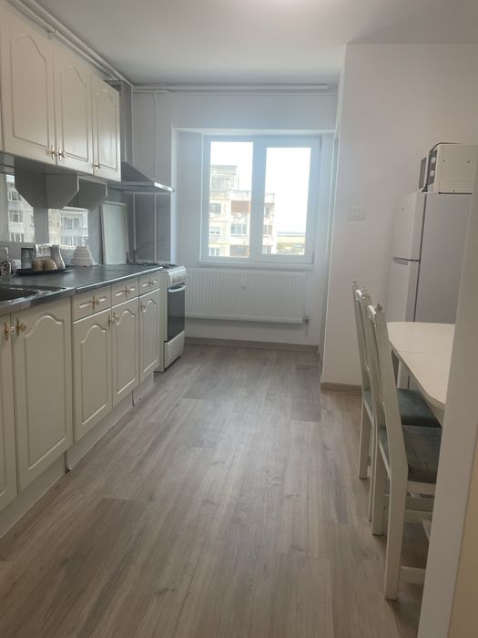 Inchiriez apartament