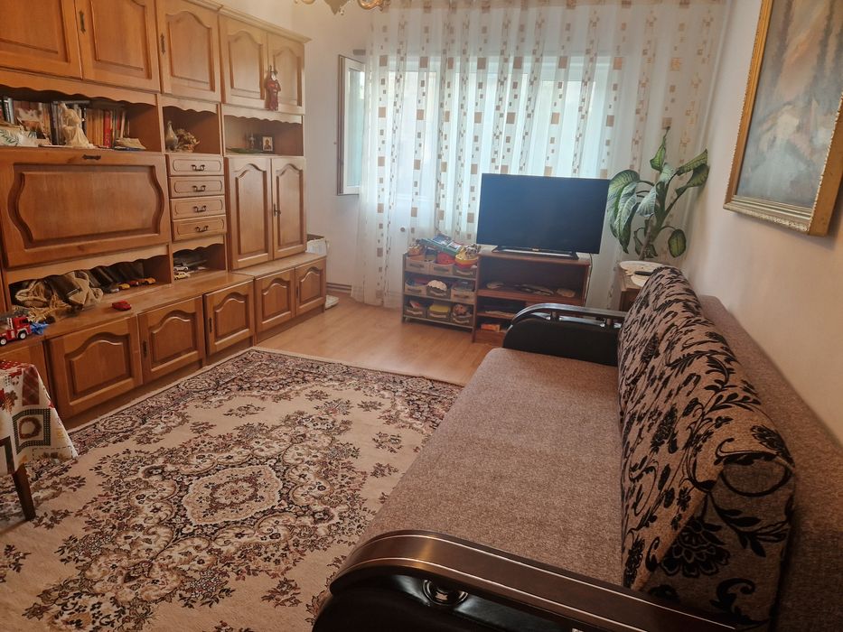 Apartament 2 camere+ parcare exterioara