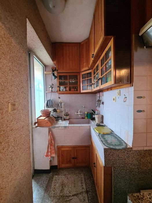 Тристаен Апартамент в Широкия Център на град Хасково