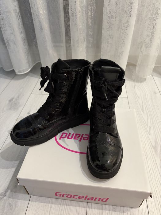 Ghete fete din lac marimea 35