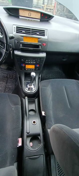 Dezmembrez Citroen C4 1.6 HDi an 2007 cod motor 9HZ 109 CP