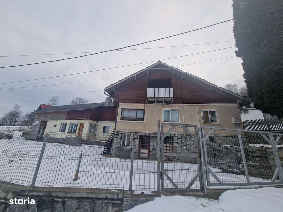 Casa batraneasca + teren 12000 mp cu toate utilitățile racordate